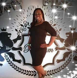 Meet your Posher, Angela